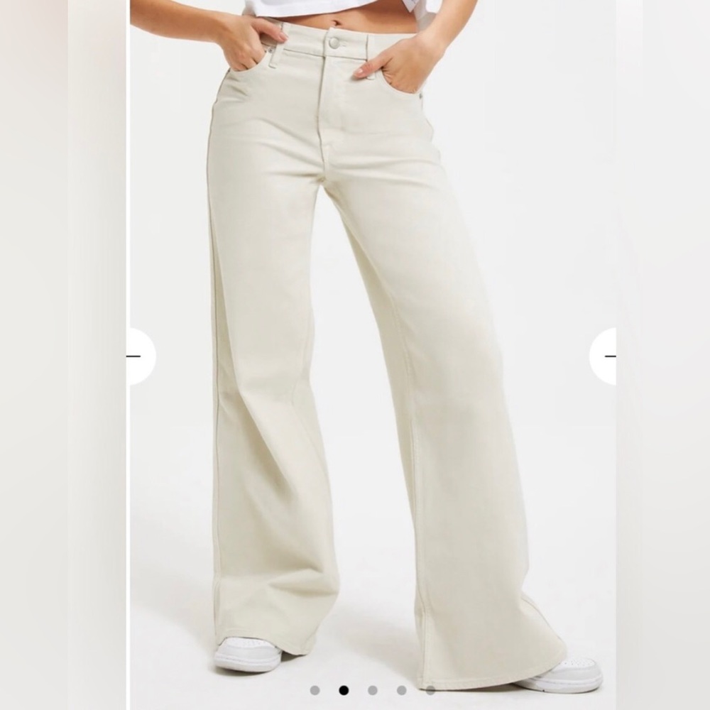 NWT- Good American “Good Skate Jeans” in bone wash